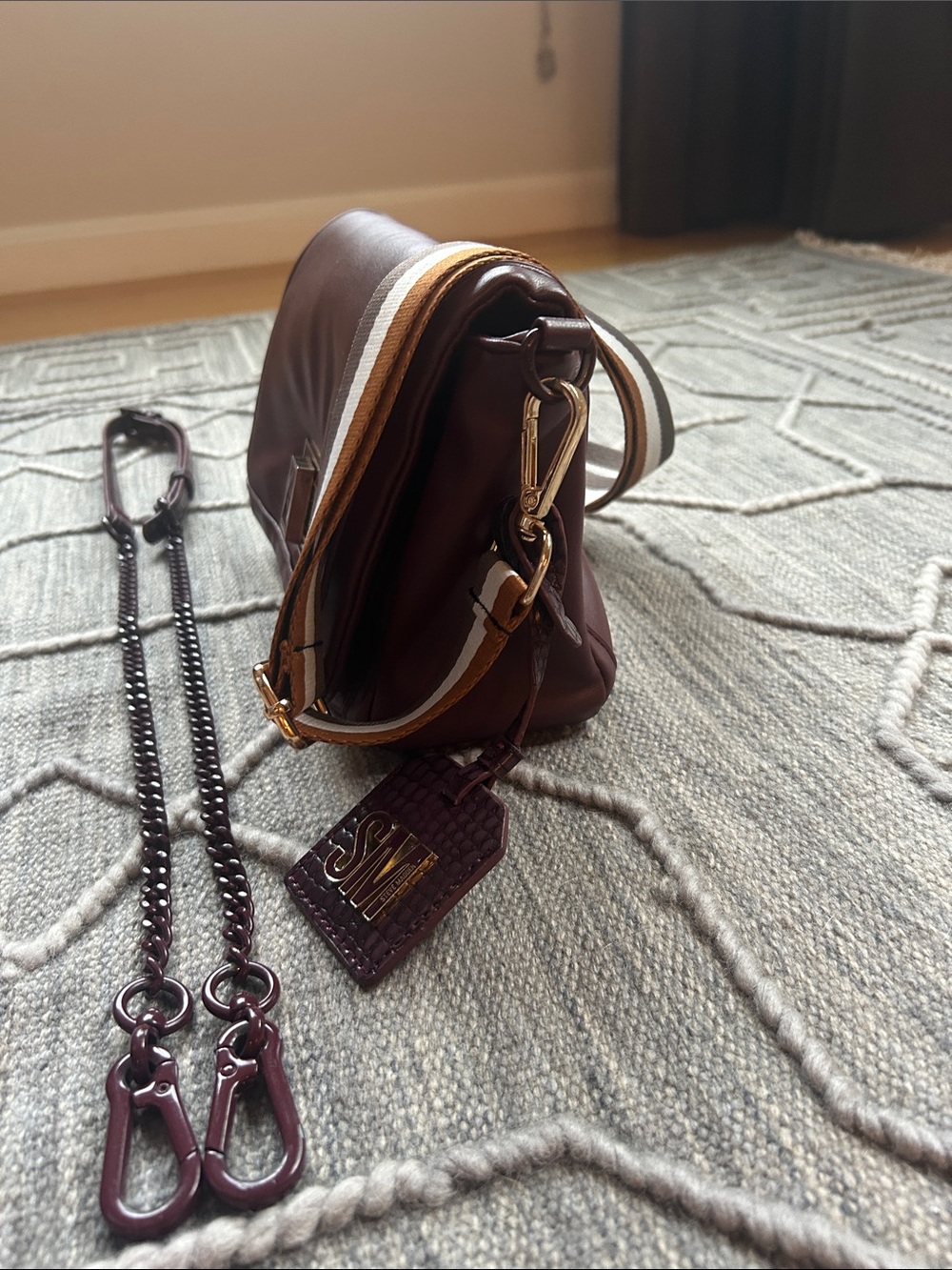 Steve Madden Burgundy Vegan Leather Crossbody/Shoulder Bag w 2 Removable Straps - Picture 8 of 16
